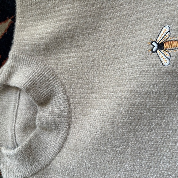 Men Beige Sweater with Bee Embroidery - Picture 5 of 7